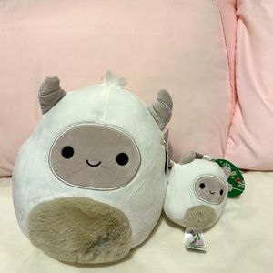 8” Yeti Amleth winter squishmallow with clip. BNWT!!
